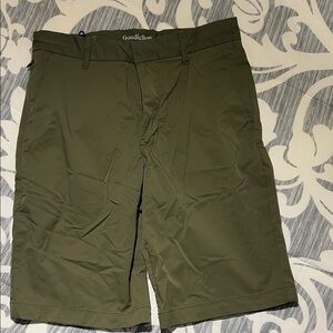 Goodfellow & Co Men's Olive Green  Shorts with Hidden Pocket.